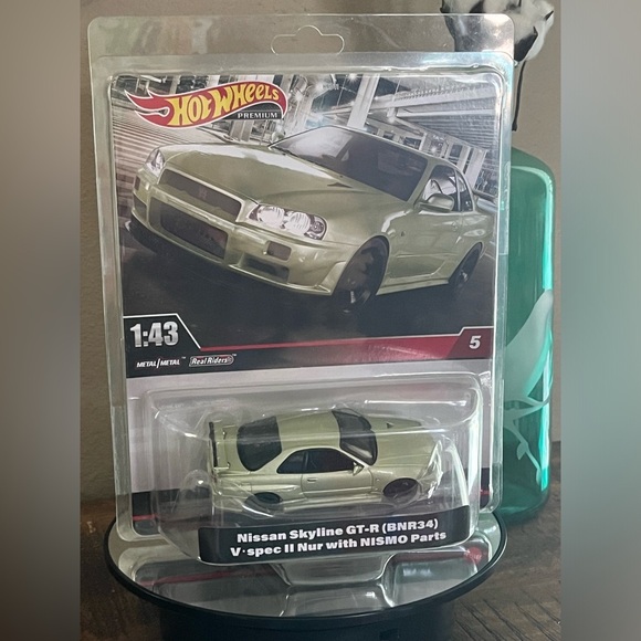 Hot Wheels Premium, Nissan Skyline GT-R, new! - Picture 1 of 3